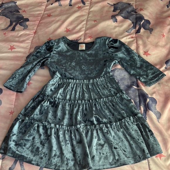 Elegant Velvet Kids Dress in Teal - Picture 1 of 7